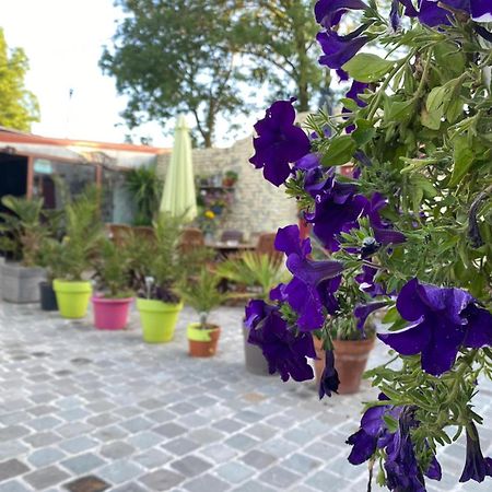 Le Relais De La Posterie Casa de hóspedes Gembloux Exterior foto